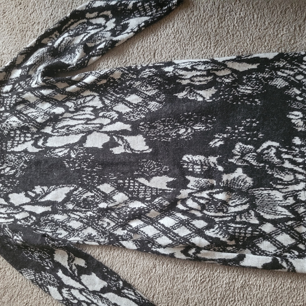 Kate & Mallory Monochrome Knit Top